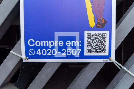 Casa à venda com 148m², 4 quartos e 2 vagas Casa à venda com 148m², 4 quartos e 2 vagasPlaquinha