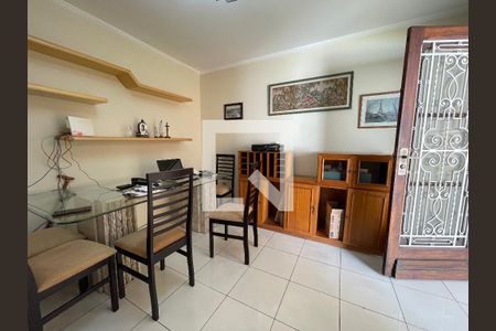 Casa à venda com 350m², 5 quartos e 5 vagasEscritório