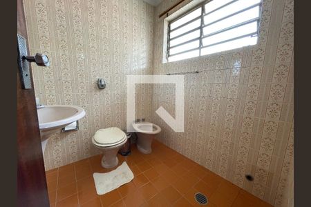 Casa à venda com 350m², 5 quartos e 5 vagasBanheiro do Quarto 2