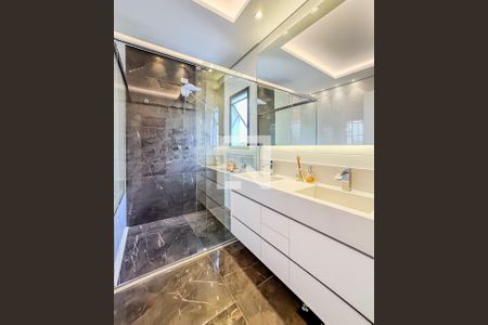 Casa à venda com 229m², 4 quartos e 4 vagasQuarto 2 Banheiro