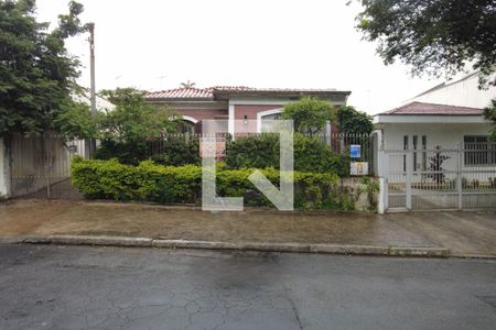 Casa à venda com 240m², 3 quartos e 3 vagasFachada