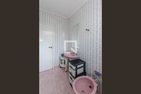 Casa à venda com 240m², 3 quartos e 3 vagasBanheiro 2