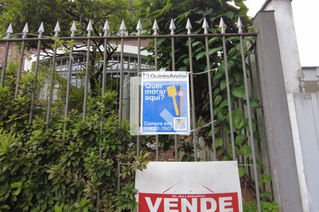 Casa à venda com 240m², 3 quartos e 3 vagasPlaquinha