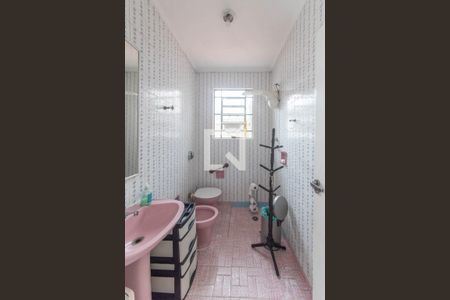 Casa à venda com 240m², 3 quartos e 3 vagasBanheiro 2