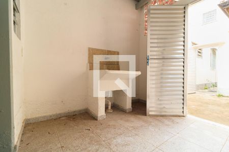 Casa à venda com 100m², 3 quartos e 1 vagaÁrea de Serviço 2