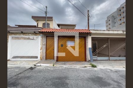 Casa à venda com 323m², 5 quartos e 4 vagas Casa à venda com 323m², 5 quartos e 4 vagasFachada