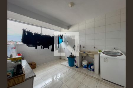 Casa à venda com 323m², 5 quartos e 4 vagas Casa à venda com 323m², 5 quartos e 4 vagasÁrea de Serviço