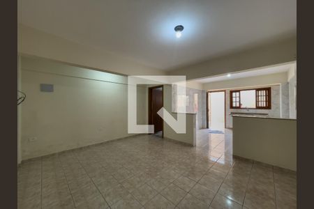 Casa à venda com 323m², 5 quartos e 4 vagas Casa à venda com 323m², 5 quartos e 4 vagasEdícula