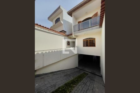 Casa à venda com 323m², 5 quartos e 4 vagas Casa à venda com 323m², 5 quartos e 4 vagasGaragem