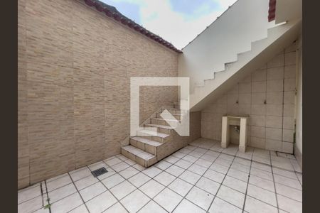 Casa à venda com 323m², 5 quartos e 4 vagas Casa à venda com 323m², 5 quartos e 4 vagasEdícula