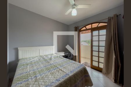 Casa à venda com 323m², 5 quartos e 4 vagas Casa à venda com 323m², 5 quartos e 4 vagasQuarto 3