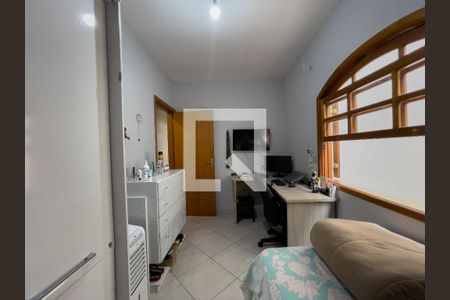 Casa à venda com 323m², 5 quartos e 4 vagas Casa à venda com 323m², 5 quartos e 4 vagasQuarto 1