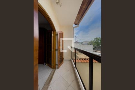 Casa à venda com 323m², 5 quartos e 4 vagas Casa à venda com 323m², 5 quartos e 4 vagasVaranda Suíte