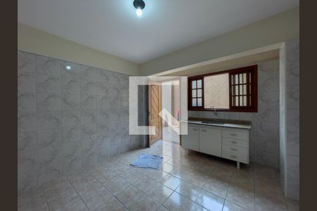 Casa à venda com 323m², 5 quartos e 4 vagas Casa à venda com 323m², 5 quartos e 4 vagasEdícula