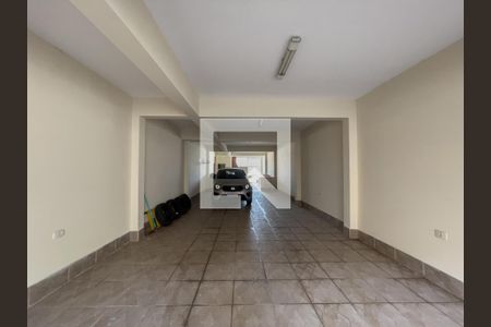 Casa à venda com 323m², 5 quartos e 4 vagas Casa à venda com 323m², 5 quartos e 4 vagasGaragem