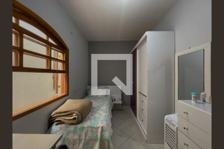 Casa à venda com 323m², 5 quartos e 4 vagas Casa à venda com 323m², 5 quartos e 4 vagasQuarto 1