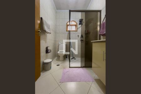 Casa à venda com 323m², 5 quartos e 4 vagas Casa à venda com 323m², 5 quartos e 4 vagasBanheiro Suíte