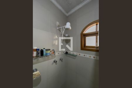 Casa à venda com 323m², 5 quartos e 4 vagas Casa à venda com 323m², 5 quartos e 4 vagasBanheiro