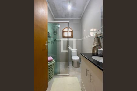 Casa à venda com 323m², 5 quartos e 4 vagas Casa à venda com 323m², 5 quartos e 4 vagasBanheiro