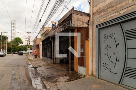 Casa à venda com 150m², 3 quartos e 4 vagas Casa à venda com 150m², 3 quartos e 4 vagasFachada