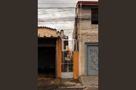 Casa à venda com 150m², 3 quartos e 4 vagas Casa à venda com 150m², 3 quartos e 4 vagasFachada