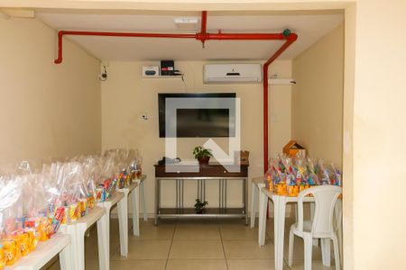 Apartamento para alugar com 50m², 2 quartos e sem vagaÁrea comum - Salão de festas