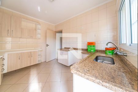 Casa à venda com 165m², 3 quartos e 2 vagasCozinha 