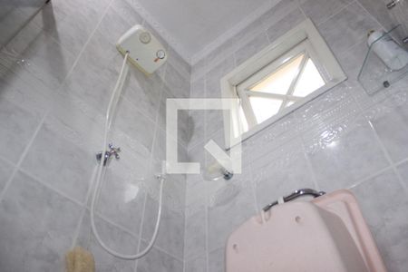 Casa à venda com 260m², 4 quartos e 4 vagasBanheiro da Suíte 2