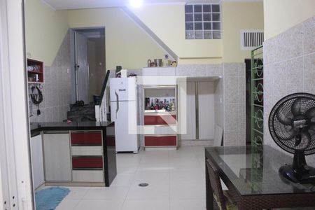 Casa à venda com 260m², 4 quartos e 4 vagasEspaço Gourmet, piso inferior