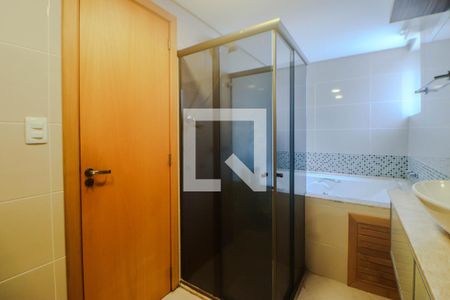 Apartamento à venda com 90m², 2 quartos e 2 vagas Apartamento à venda com 90m², 2 quartos e 2 vagasBanheiro da Suíte