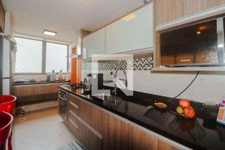 Apartamento à venda com 90m², 2 quartos e 2 vagas Apartamento à venda com 90m², 2 quartos e 2 vagasCozinha e Área de Serviço