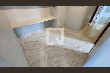 Apartamento para alugar com 189m², 3 quartos e 2 vagas Apartamento para alugar com 189m², 3 quartos e 2 vagasEscritório