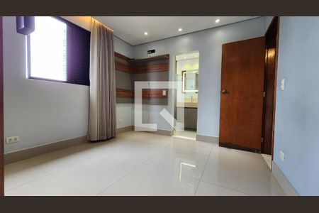 Apartamento para alugar com 189m², 3 quartos e 2 vagas Apartamento para alugar com 189m², 3 quartos e 2 vagasQuarto Suíte