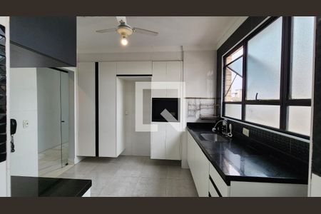 Apartamento para alugar com 189m², 3 quartos e 2 vagas Apartamento para alugar com 189m², 3 quartos e 2 vagasCozinha