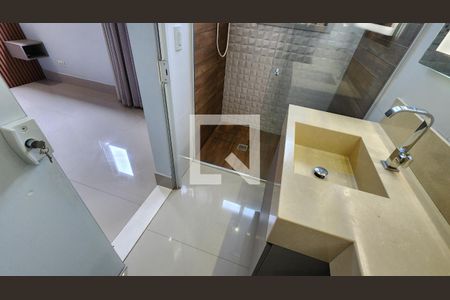 Banheiro da Suíte de apartamento para alugar com 3 quartos, 189m² em Ponta da Praia, Santos