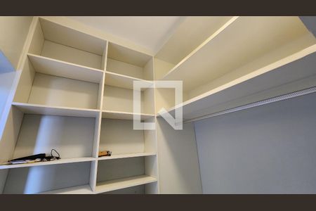 Apartamento para alugar com 189m², 3 quartos e 2 vagas Apartamento para alugar com 189m², 3 quartos e 2 vagasCloset da suíte