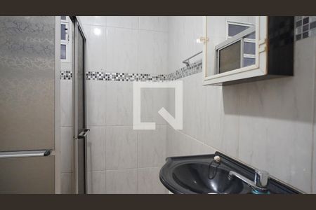 Banheiro de apartamento à venda com 1 quarto, 40m² em Petrópolis, Porto Alegre