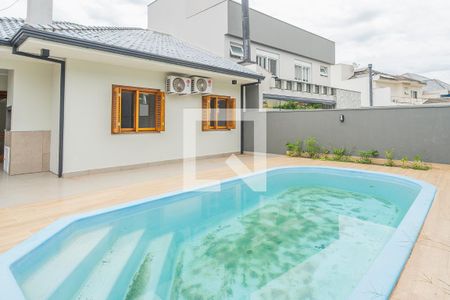 Casa de condomínio à venda com 188m², 3 quartos e 2 vagasPiscina