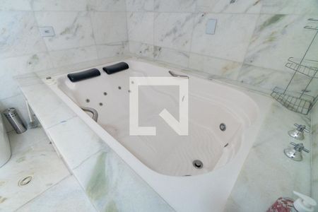 Apartamento à venda com 80m², 2 quartos e 1 vagaBanheiro Detalhe