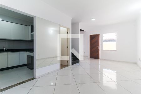 Sala de casa de condomínio para alugar com 3 quartos, 128m² em Vila Oliveira, Mogi das Cruzes