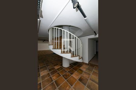 Casa à venda com 845m², 5 quartos e sem vagaEscada