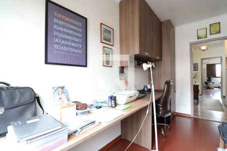 Casa à venda com 331m², 4 quartos e 4 vagasQuarto 2