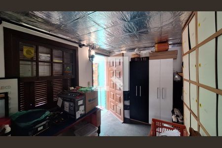 Casa à venda com 331m², 4 quartos e 4 vagasQuarto Edícula