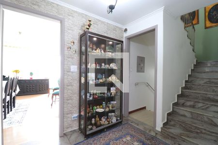 Casa à venda com 331m², 4 quartos e 4 vagasDetalhe