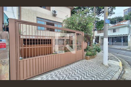 Casa à venda com 331m², 4 quartos e 4 vagasFachada