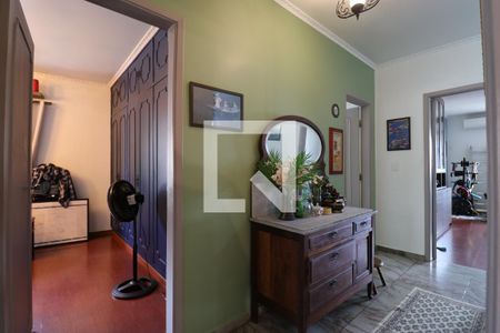 Casa à venda com 331m², 4 quartos e 4 vagasCorredor