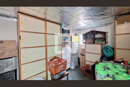 Casa à venda com 331m², 4 quartos e 4 vagasQuarto Edícula