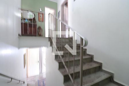 Casa à venda com 331m², 4 quartos e 4 vagasEscada