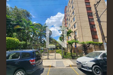 Apartamento para alugar com 69m², 2 quartos e sem vagaFachada