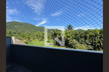 Casa à venda com 350m², 4 quartos e 2 vagas Casa à venda com 350m², 4 quartos e 2 vagasSuíte 4 - Varanda